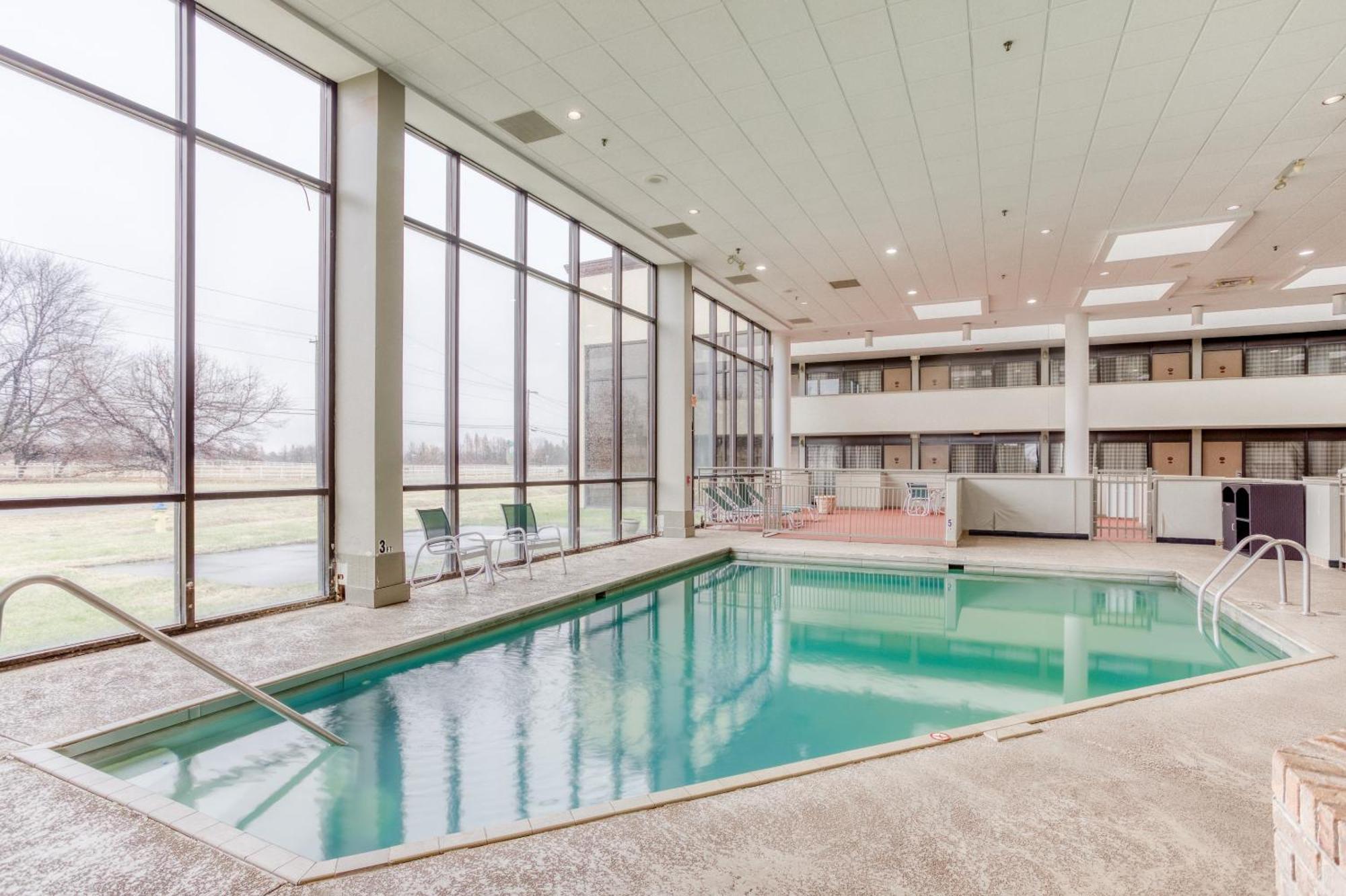 Hotel Oyo Townhouse Owensboro West Esterno foto