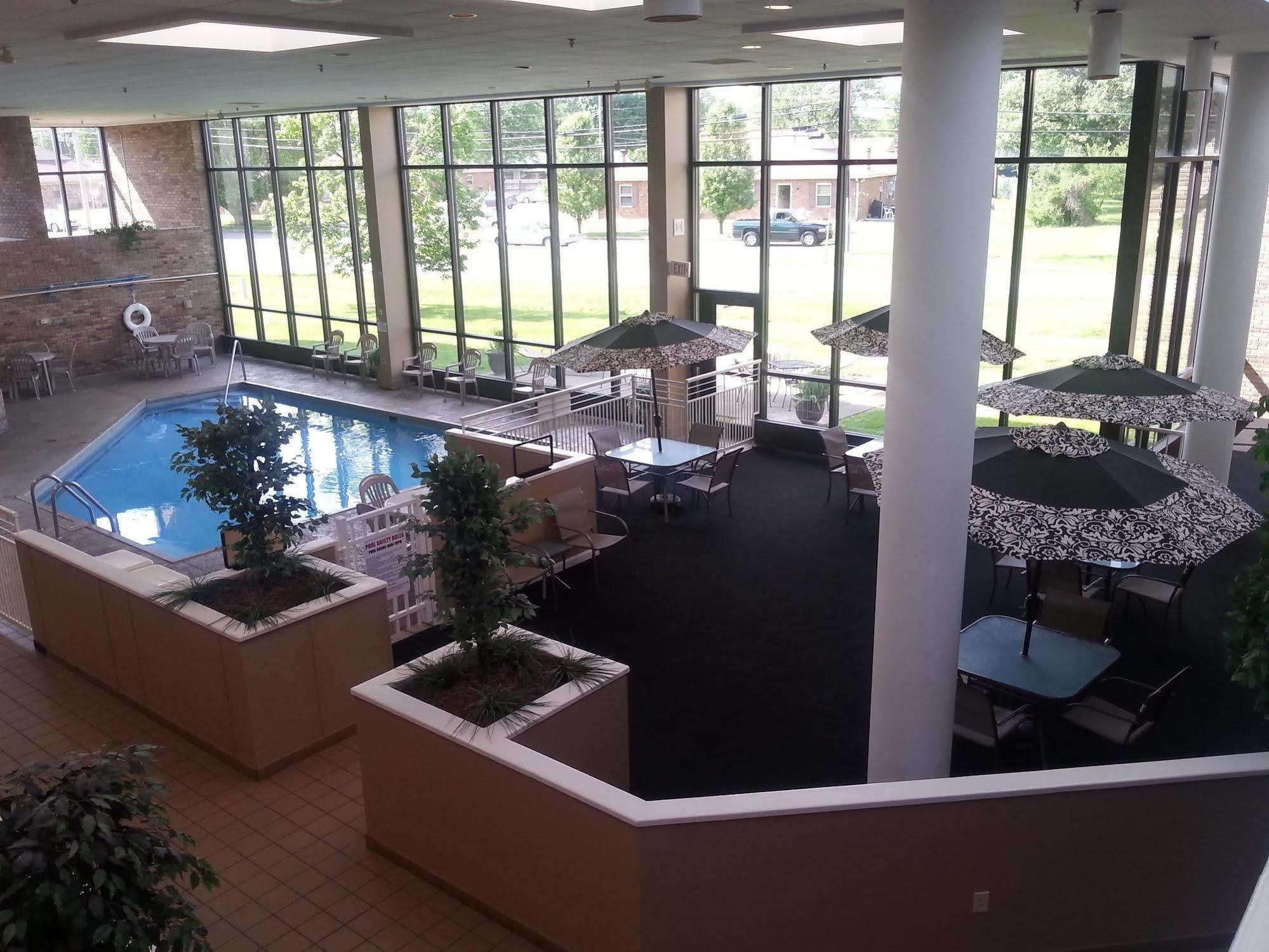 Hotel Oyo Townhouse Owensboro West Esterno foto
